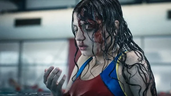 Alpha (2025): Mélissa Boros Anchors a Foot in Raw Territory